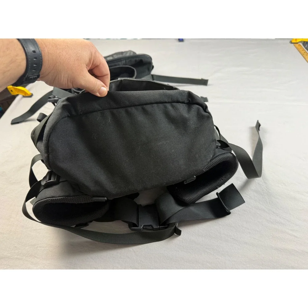 Cirqueworks‎ Technical Hiking/Climbing Backpack Black HD Multi Strap Outdoor Bag